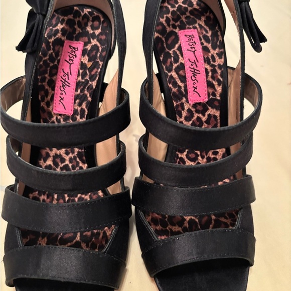 Betsy Johnson Becca black bow satin strappy heels 7 - Picture 2 of 7